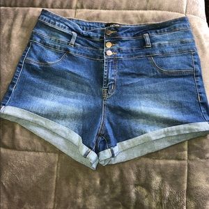 Refuge High rise shorts